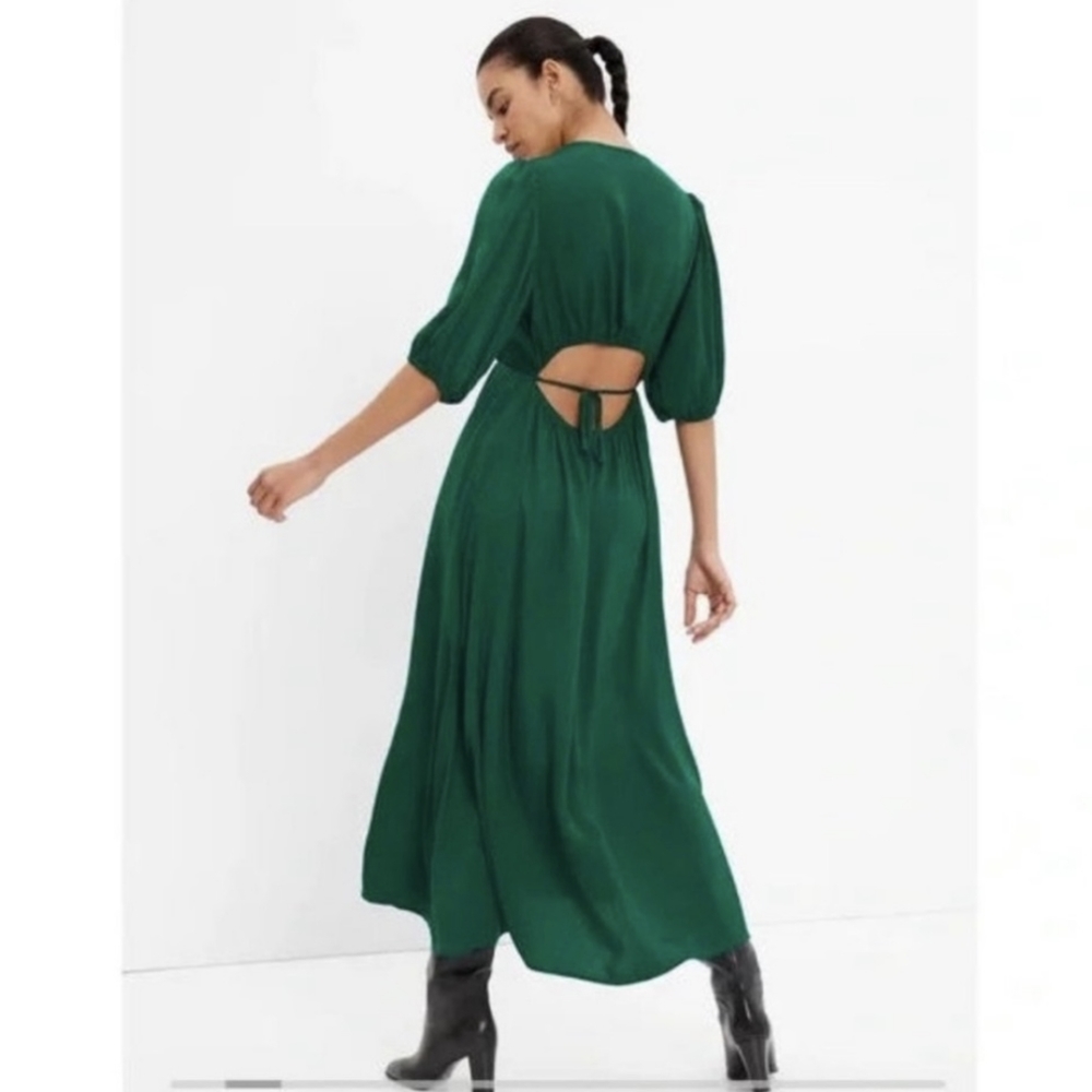Green maxi dress with back cut out